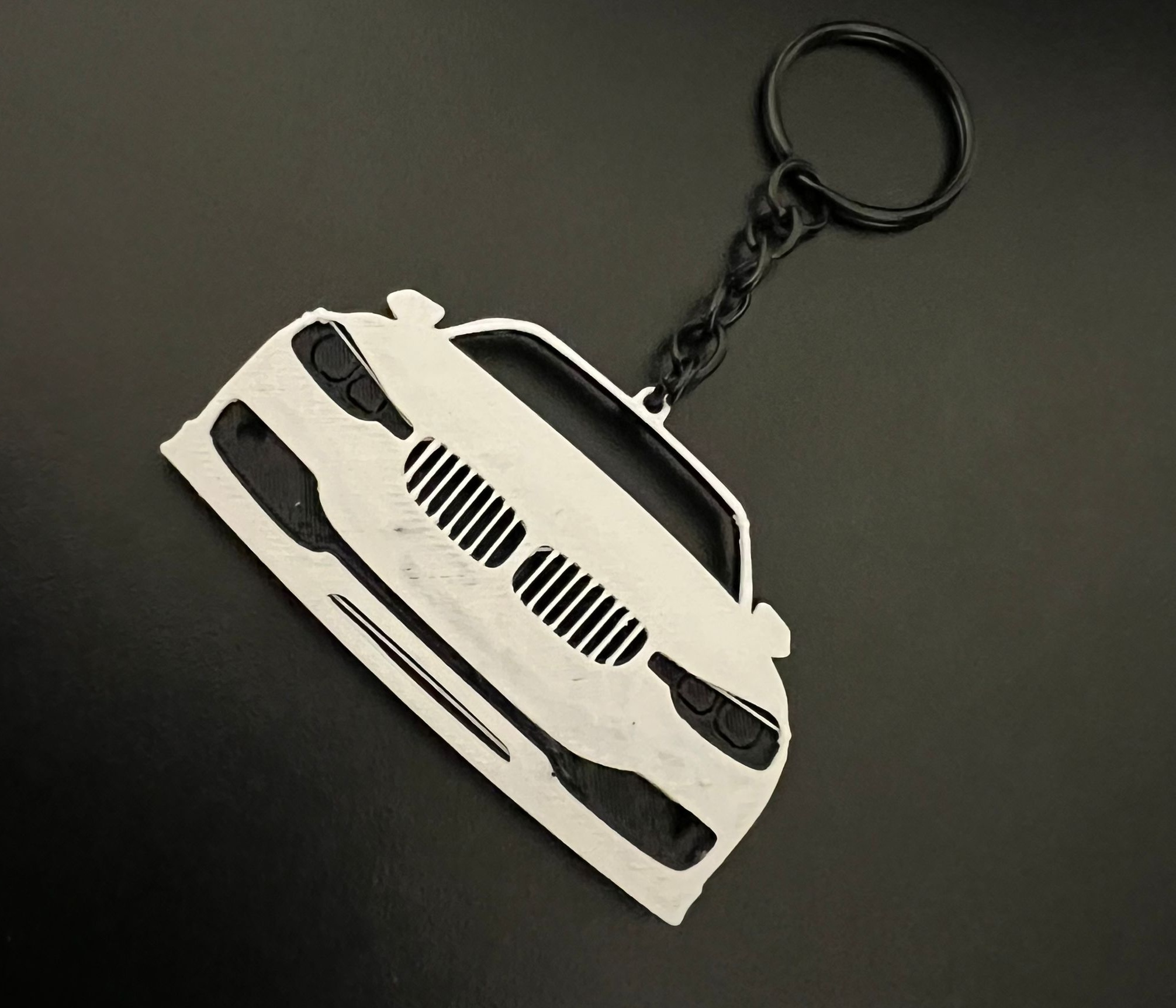 FRONT_KEYCHAIN_BMW_F30.jpeg